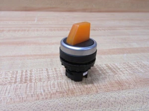 Klockner/Moeller RLWK3-GE Eaton 3-Pos Selector Switch RLWK3GE - Picture 1 of 3