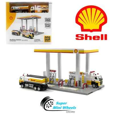 Juego de gasolinera CCA 1:64 Shell con petrolero Volvo y remolque Volvo Foto 1 de 4