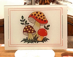 Merry Mushroom Theme Kitchen Tempered Glass Cutting Board White Size 8x11 New - Picture 1 of 4