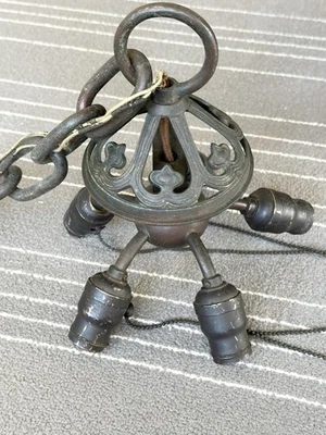 Lámpara colgante antigua Handel accesorio de lámpara racimo de 5 zócalos tapa térmica cónica Foto 1 de 4