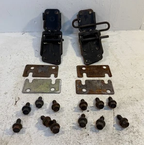 1968-1982 C3 Corvette Right Upper and Lower Door Hinges with shims and bolts - Bild 1 von 4