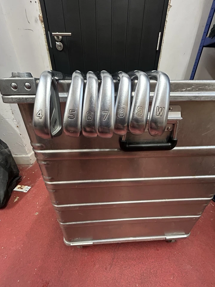 Ping I210 Extra Stiff Iron Set 4-PW Black Dot - Image 1 of 4