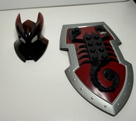 LEGO Castle: knight kingdom 8795 Lord Vladek  visor and shield only