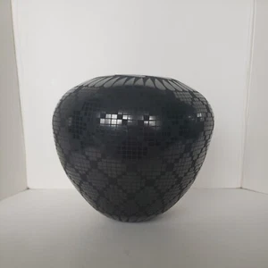 Mata Ortiz Mexican Pottery 6.5" Vase Signed Paty Rodriguez - Picture 1 of 9