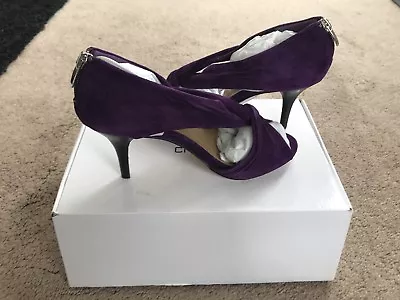 shoes women Winter Sandal Size 7 - Image 1 of 3