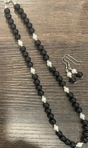 18" Black Agate and White Glass Pearl Necklace and Earring Set - Picture 1 of 3