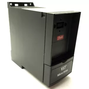 Danfoss FC-051PK75S2E20H3XXCXXXSXXX VLT AC Motor Micro Drive FC 51 1HP 1Ø 240VAC - Picture 1 of 8