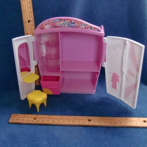 Kleiner Puppenkleiderschrank Spielschrank OK rosa gelb weiß Elch Shopkins Polly Kelly - Bild 1 von 6