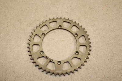 Roda dentada traseira SunStar 47T Kawasaki KX KDX KLX 125 200 250 300 450 500 4777 W6 - Imagem 1 de 4