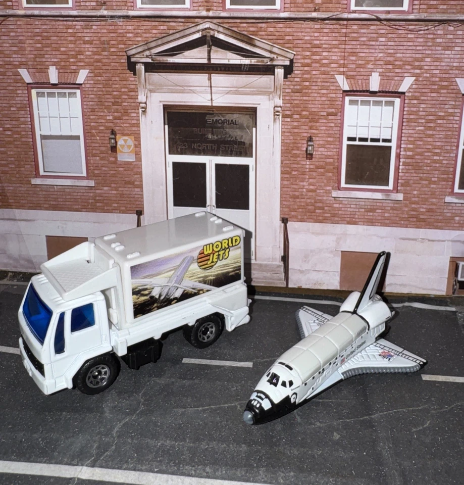 Lote de 2 Matchbox NASA Space Shuttle & MBX Scissors Truck World Jet Moving Parts - Imagem 1 de 4