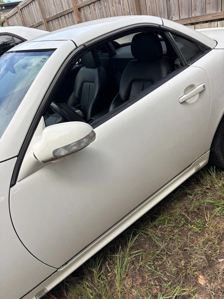 Mercedes-Benz SLK320 2002 conjunto de puerta delantera izquierda OEM blanco Foto 1 de 1