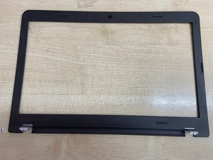 Lenovo ThinkPad E560 E565 LCD Screen Bezel Surround Cover Trim AP0ZR000800 - Afbeelding 1 van 2