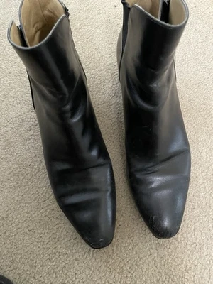 Botín Salvatore Ferragamo de cuero negro para mujer talla 10 Foto 1 de 4