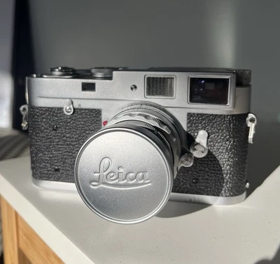 Дальномерный фотоаппарат Leica M2 в комплекте с объективом 50 мм Summicron и чехлом - Изображение 1 из 4
