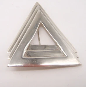 VTG STERLING SILVER PIN BROOCH 3 TRIANGLES MODERN LOOK - Picture 1 of 5