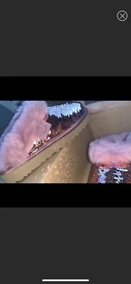 NEW womens UGG slippers size 7 IN BOX - Image 1 of 3