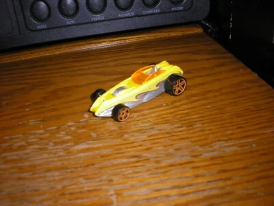 NICE RARE Hot Wheels Shredded Custom Modified Race Car Yellow Free SHIPPING - Image 1 of 4