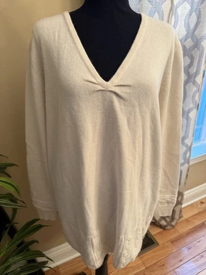 Suéter Lacoste Off White cuello en V tejido con cable mezcla de cachemir para mujer talla 46/2XL Foto 1 de 4