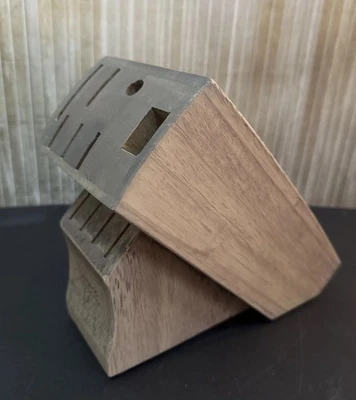 Блок деревянных ножей Chicago Cutlery с 11 прорезями - Изображение 1 из 4