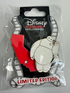 DSSH - Baymax - Serie Stato della California - Destinazione D23 2025 Disney Spilla B - Foto 1 di 1