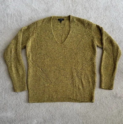 Rag & Bone Women’s Donegal V Neck Sweater Size Medium Shell Green Wool Blend  - Image 1 of 4