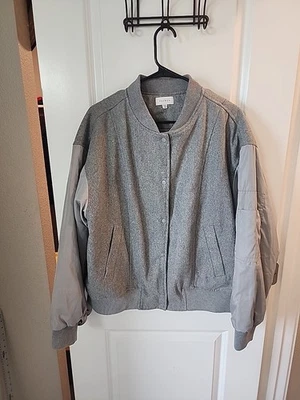 Chaqueta Universitaria Pacsun Gris Jaspeado Bombardero Talla M/L Nueva con Etiquetas Forro Acolchado Mezcla de Lana Foto 1 de 4