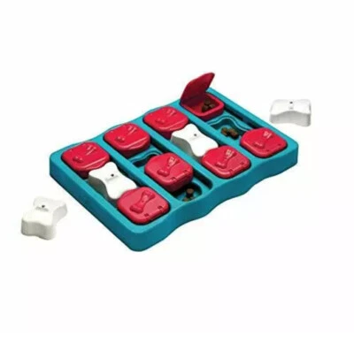 Juguete rompecabezas dispensador de golosinas Nina Ottosson Outward Hound "Dog Brick" Foto 1 de 4