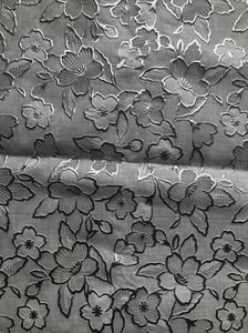 plastic lace table runner flowers white silver 3.8 metres x 50 cms - Picture 1 of 4