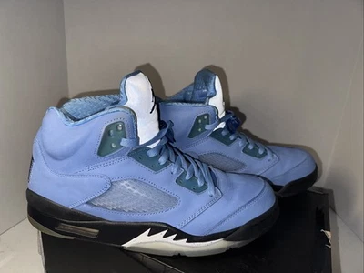 Size 11 - Jordan 5 Retro SE Mid UNC - Image 1 of 4