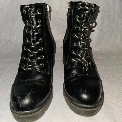 Botas Estilo Combate Nine West Talla 7.5 Mujer Suela Gruesa, Grunge, Gótico, Emo. Foto 1 de 4