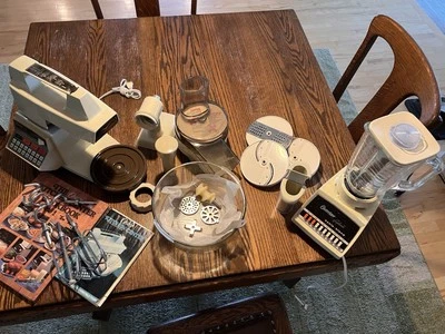 Vintage Oster Kitchen Center 16 Sp. Mixer base and attachments New. Blender used - Image 1 of 4