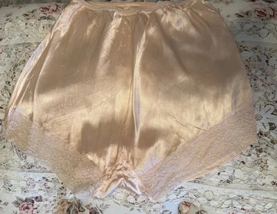 Vintage Lingerie 1930s 1940s Peach Blush Pink silk satin tap pants Lace Trim - Image 1 of 4