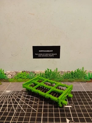 BRITAINS FARM TOYS  FLEXI COIL FRONT PACKER  - Image 1 of 2