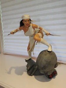Sideshow Elektra Exclusive Premium Format Figure #029 of 300 - Picture 1 of 23