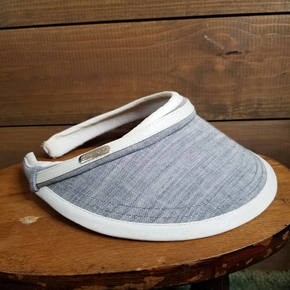 Gorra de mujer Calvin Klein ala ancha gris blanco visera de sol algodón para mujer Foto 1 de 4