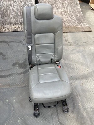 2003 Ford Expedition Seats - Image 1 of 4