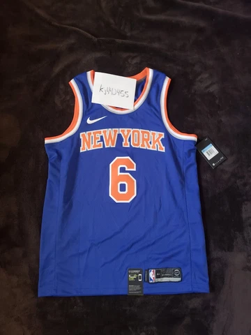 Nike Men's 44 Kristaps Porzingis NY Knicks Swingman Jersey Rush Blue 864495-495 Cover