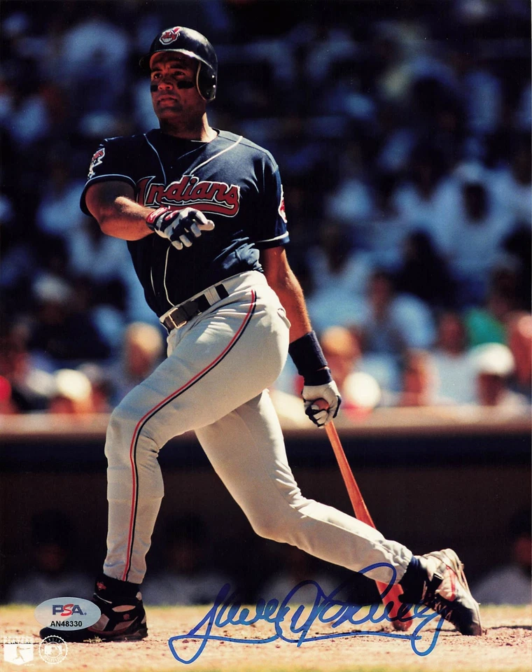 Foto autógrafa firmada por Sandy Alomar Indians 8x10 PSA/ADN AN48330 Foto 1 de 1