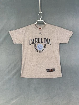 Vintage Y2K Nike Team North Carolina Tar Heels Jump Man Gray T-shirt Small  - Image 1 of 4