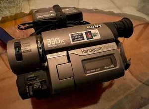 Sony CCD-TRV46 Hi8 Cassette Analog Handycam Vision Camcorder + PSU - MINTY! - Picture 1 of 3