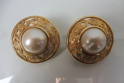 schöne , große Ohrringe / Clips  , vergoldet mit großer Perle ,  Pierre Lang - Bild 1 von 4