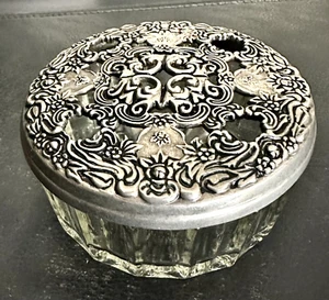 Crystal & Silver plate Vanity Dish Jewelry Box Pot Pourri Bowl Filagree Scroll - Picture 1 of 9