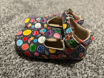 Zapatos suaves con pies de mono para bebé niña Mary Jane talla 12-18 meses Foto 1 de 4