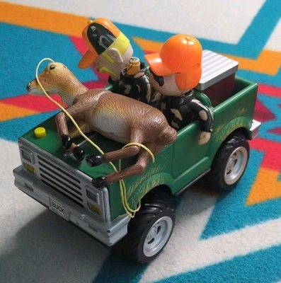 Juguete Temático de Caza Activado por Movimiento Paseo Ciervo Cantor Cabeza Bobble Juguete Foto 1 de 4