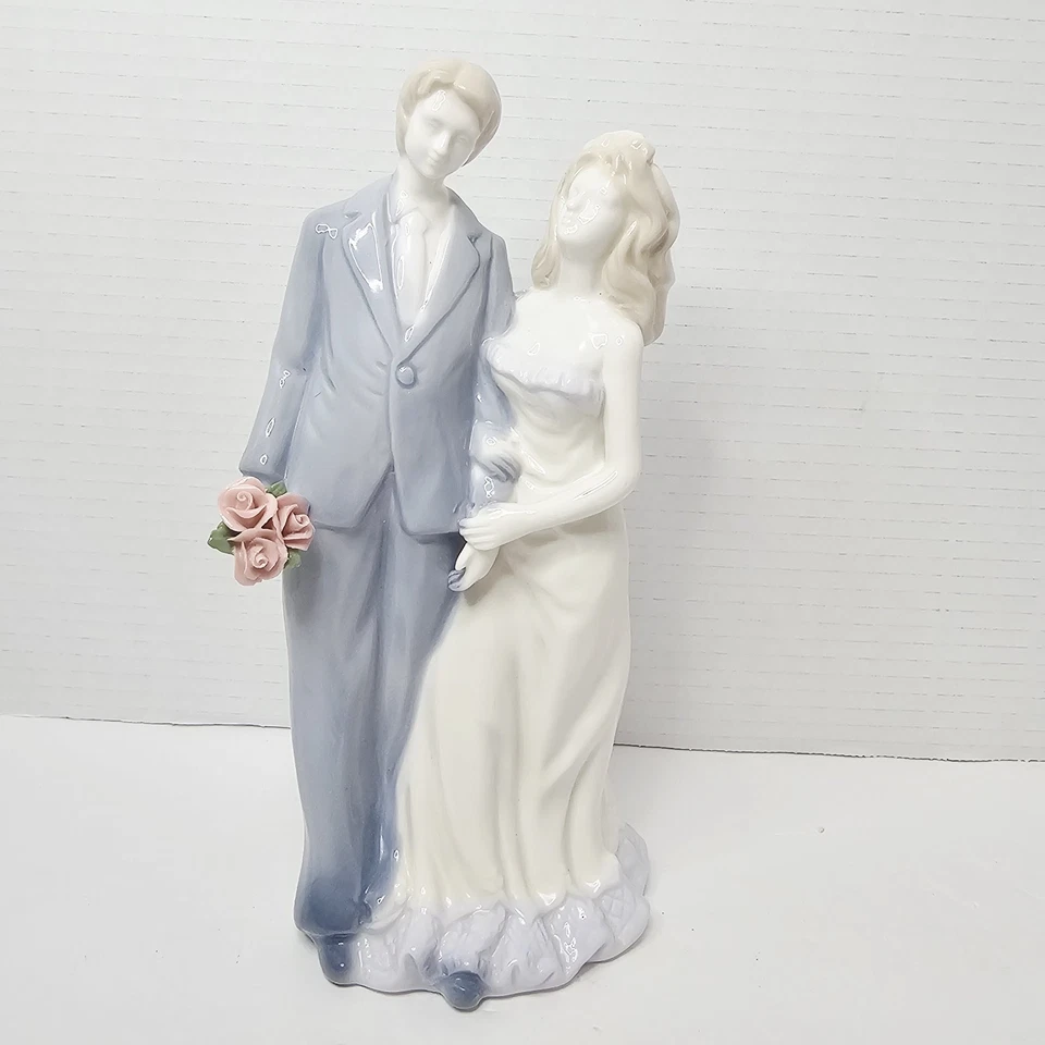 Estatuilla de porcelana para novia y novio adorno de pastel de boda pareja ramo azul  Foto 1 de 4