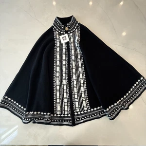 Anne Klein Cape Poncho XL Black White Knit Zip Front Lion Logo NWT - Picture 1 of 15