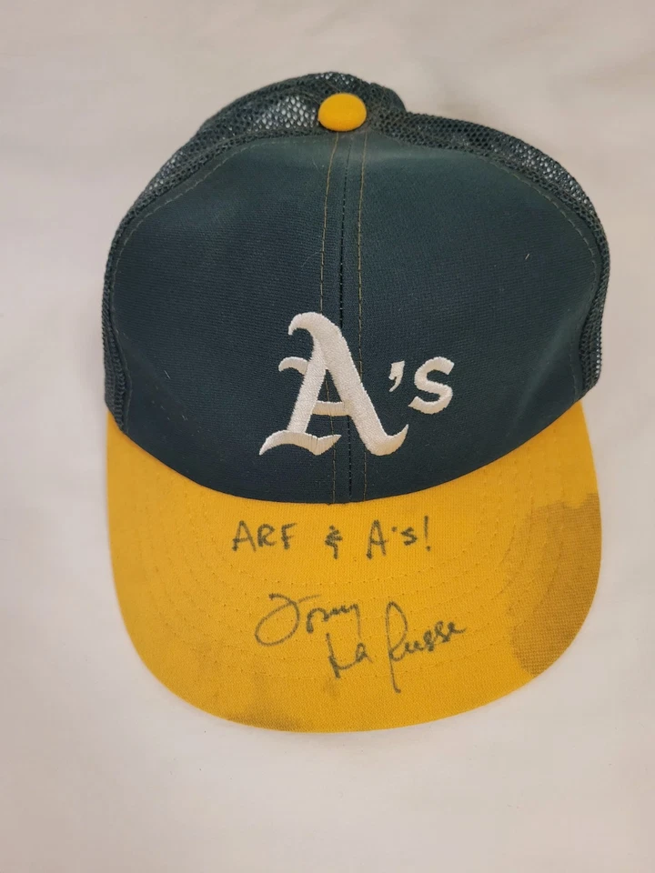 Gorra de béisbol firmada por Tony La Russa, A's Athletics MLB, algunas con uso Foto 1 de 4