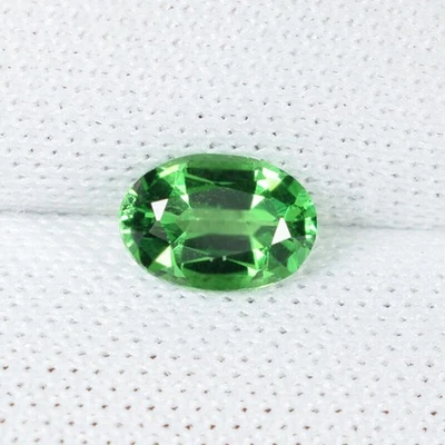 GRANATE VERDE TSAVORITA 100 % NATURAL BRILLANTE SUPERIOR 0,48 ct - Ovalado 1381 CL Foto 1 de 2