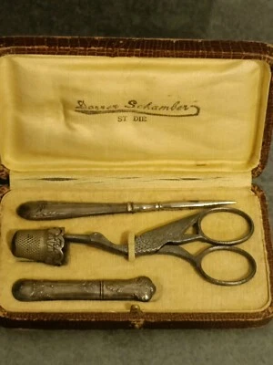 ANCIEN NECESSAIRE de COUTURE en ARGENT MASSIF avec écrin. - Photo 1/4