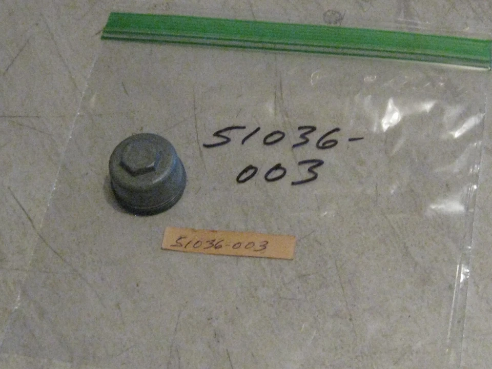 KAWASAKI W2TT/W2SS/W1/F81M/F8/F4/A1SS/A1/A1R/F3/F2/F1/F6/B8 ЧАШКА ТОПЛИВНОГО КОКОНА НОВАЯ ИЗ СТАРЫХ ЗАПАСОВ! - Изображение 1 из 1